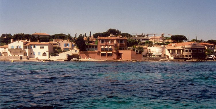 Villa La Saudade sea-front villa overlooking the Mediterranean towards St Tropez